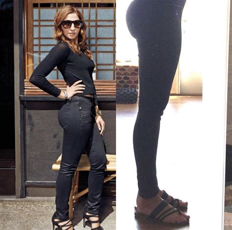 chelsea peretti ass